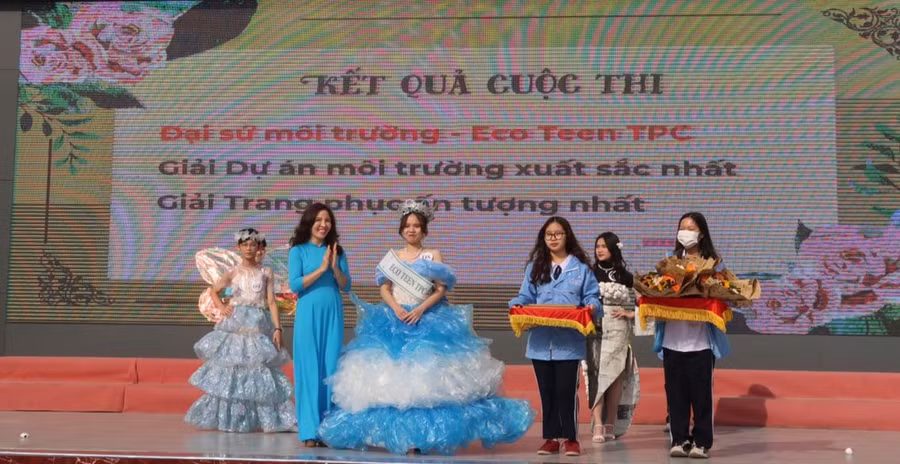 Tiết trải nghiệm hướng nghiệp của học sinh lớp 10 Trường THPT chuyên Trần Phú.