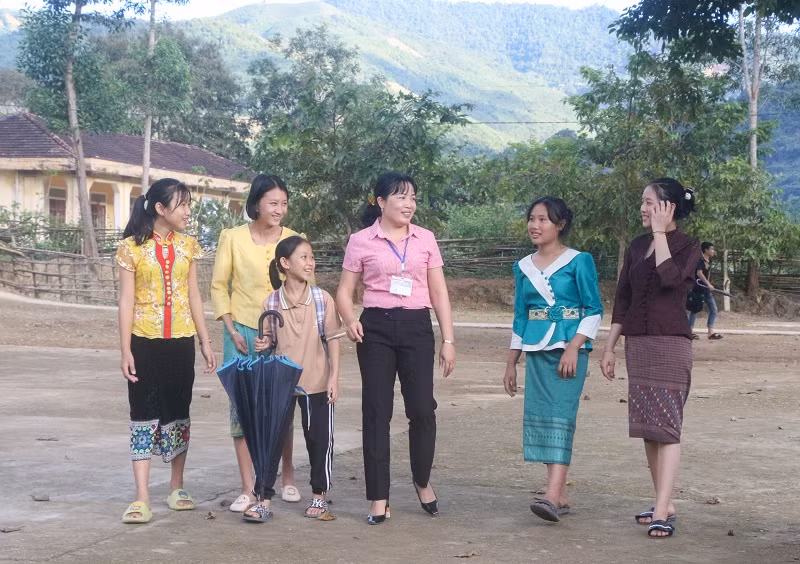 Đã gần 20 năm cô Hạnh gắn bó với học sinh 2 xã biên giới Na Loi, Đoọc Mạy.