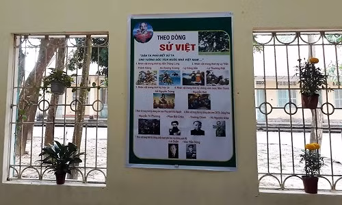 Tháng 11 tri ân thầy cô giáo càng thêm ý nghĩa khi bên cạnh không khí sôi nổi của Hội thi Nét đẹp thầy trò là những sáng tạo trong hoạt động Trang trí lớp học thân thiện.