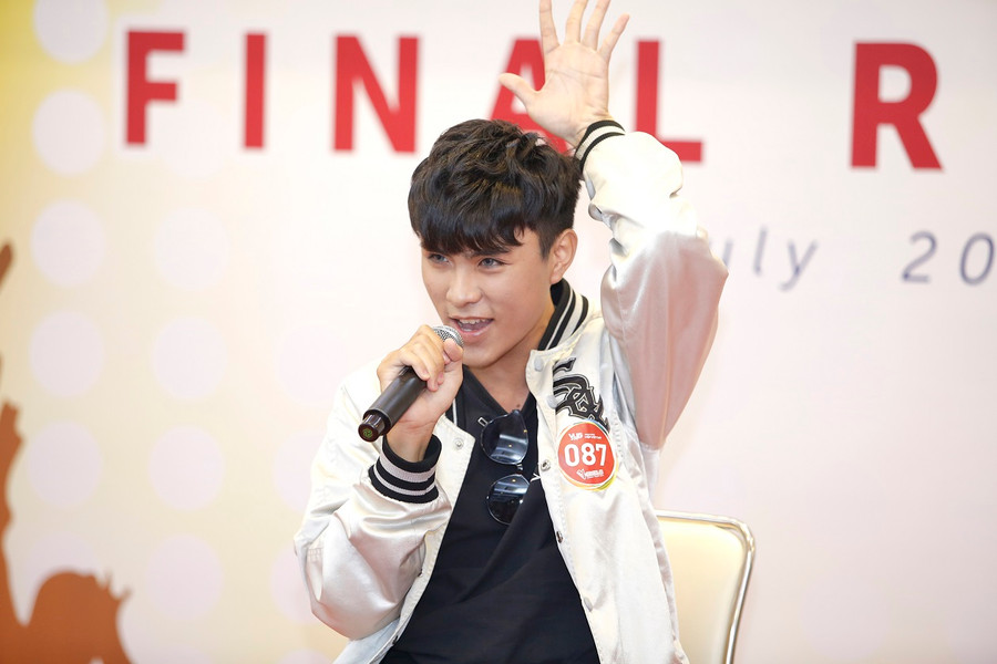 Thí sinh tự tin thể hiện niềm đam mê ca hát bằng những ca khúc tiếng Anh