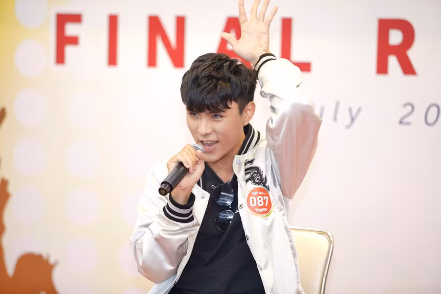 Thí sinh tự tin thể hiện niềm đam mê ca hát bằng những ca khúc tiếng Anh