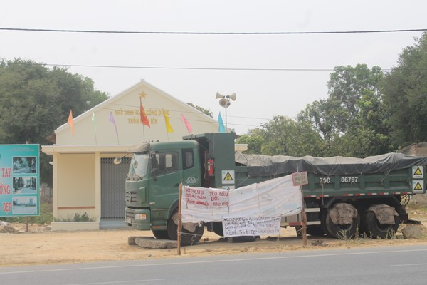 Chuyện lạ ở Khánh Hòa: Cả làng "bắt tạm giam" xe rác hơn 1 tháng trời ảnh 3