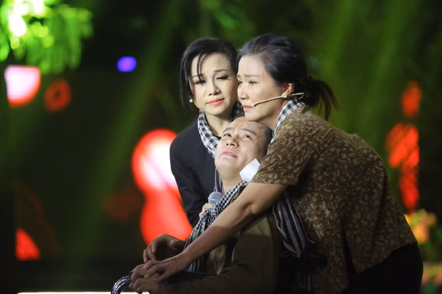 Vân Quang Long bị loại khỏi cuộc thi sau tai nạn giao thông ảnh 12