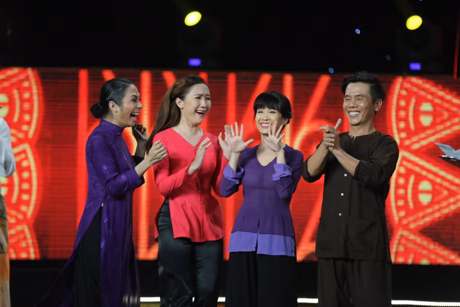 Vân Quang Long bị loại khỏi cuộc thi sau tai nạn giao thông ảnh 10