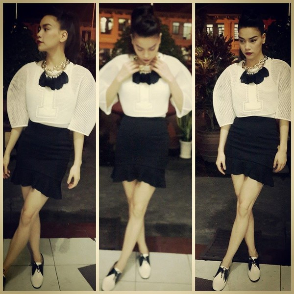 Một trong những set đồ gây thích thú của Hà Hồ với cách phối màu hết sức tinh tế, nhã nhặn. Những set đồ đen-trắng gây thương nhớ của Hà Hồ