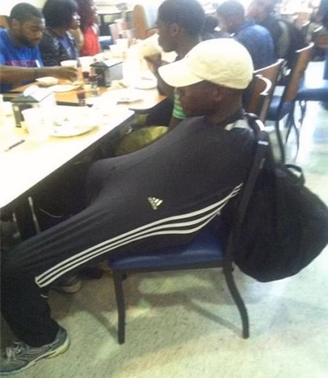 Lạnh quá nên phải thế này mới ấm được.