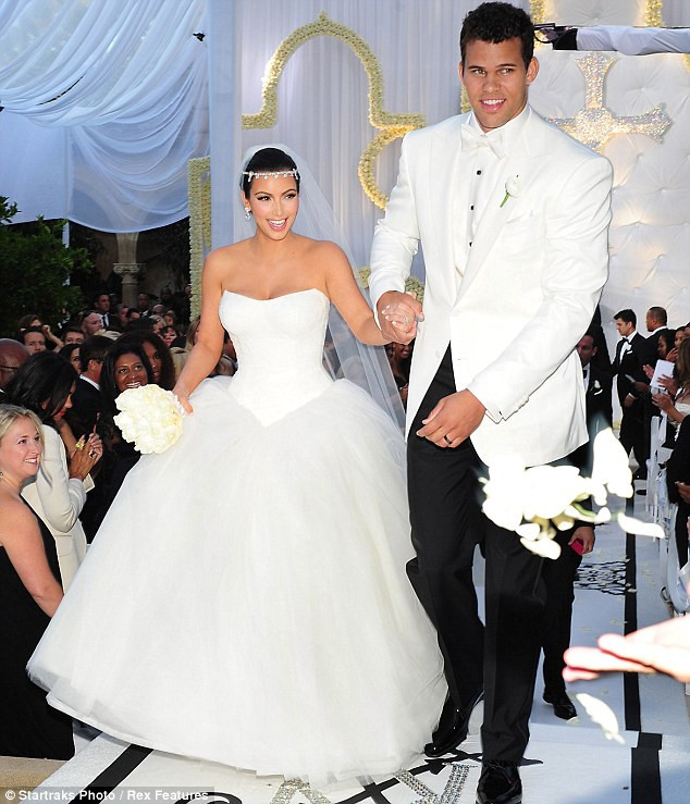 Chị em Kardashian: Những nữ hoàng thị phi bất tài hay nhà chiến lược cao tay nhất showbiz? - Ảnh 7. Chị em Kardashian: Những nữ hoàng thị phi bất tài hay nhà chiến lược cao tay nhất showbiz? - Ảnh 7.