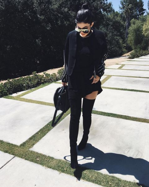 Chị em Kardashian: Những nữ hoàng thị phi bất tài hay nhà chiến lược cao tay nhất showbiz? - Ảnh 24. Chị em Kardashian: Những nữ hoàng thị phi bất tài hay nhà chiến lược cao tay nhất showbiz? - Ảnh 24.