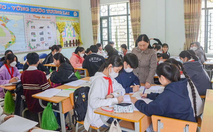 Trường THCS thị trấn Mường Ảng đang duy trì đạt chuẩn quốc gia mức độ 2. Trường THCS thị trấn Mường Ảng đang duy trì đạt chuẩn quốc gia mức độ 2.