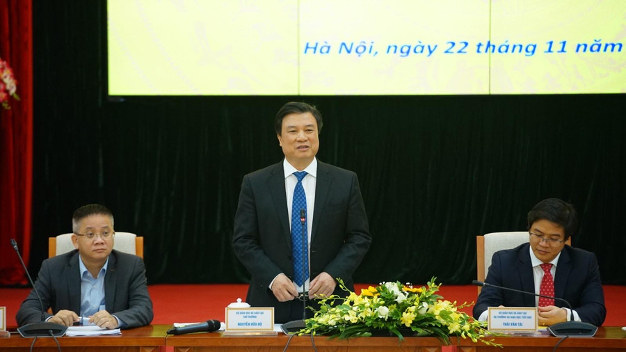 Thứ trưởng Bộ GD&ĐT Nguyễn Hữu Độ chủ trì họp báo. Thứ trưởng Bộ GD&ĐT Nguyễn Hữu Độ chủ trì họp báo.