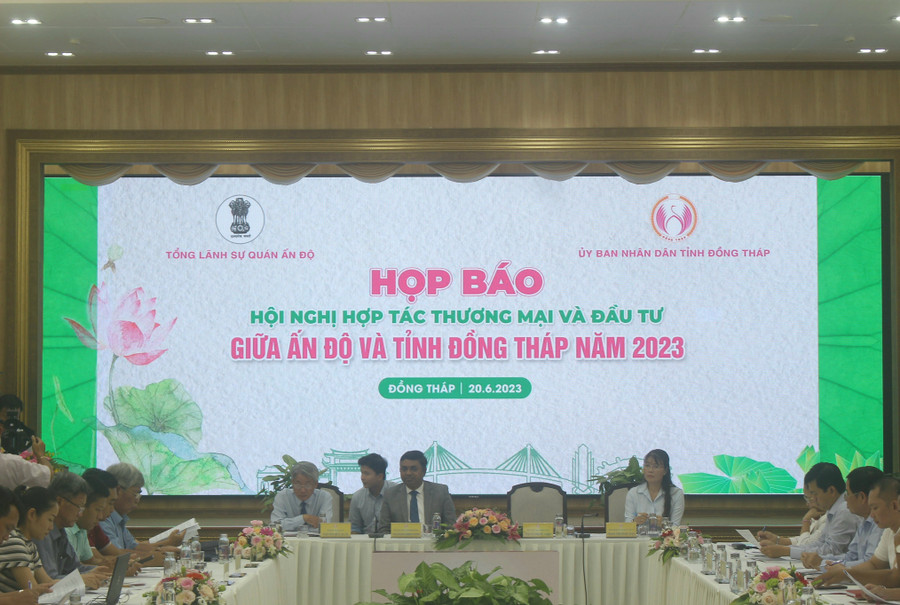 Các đại biểu tham dự buổi họp báo (Ảnh: Trọng Nhân)