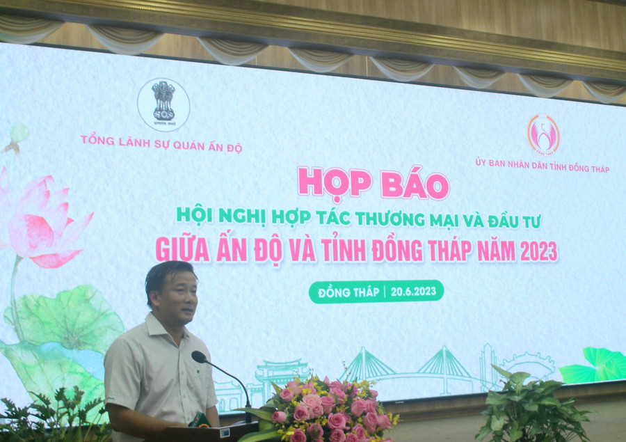 Ông Nguyễn Phước Thiện - Phó Chủ tịch UBND tỉnh Đồng Tháp phát biểu tại hội nghị. (Ảnh: Trọng Nhân)