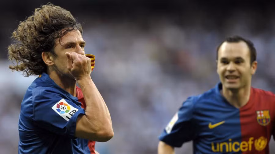 Cựu danh thủ Puyol cũng không được Tạp chí France Football đề cử.