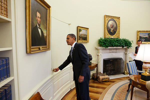 Không nhịn được cười: Cách ông Obama xử lý những tình huống trớ trêu trước đám đông ảnh 4 Không nhịn được cười: Cách ông Obama xử lý những tình huống trớ trêu trước đám đông ảnh 4
