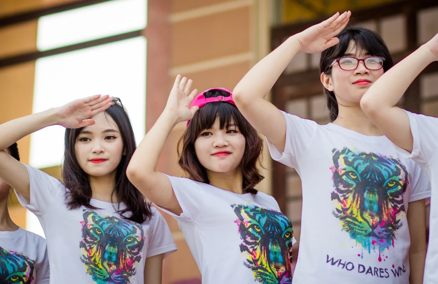 Ảnh kỷ yếu mang âm hưởng "Color me run" của teen Yên Bái