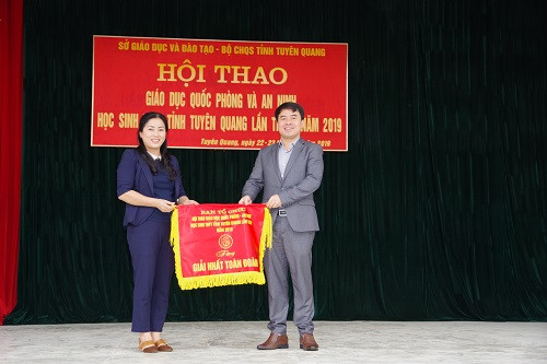 Học sinh THPT Tuyên Quang hào hứng với Hội thao Giáo dục Quốc phòng - An ninh ảnh 4