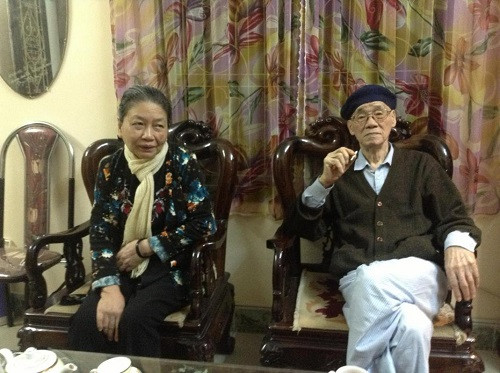 GS.Bùi Xuân Tám cùng vợ tại nhà riêng (2016)