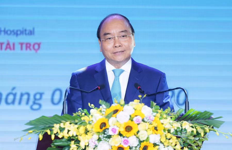 Chiến sĩ áo blouse trắng chống dịch làm lay động triệu con tim