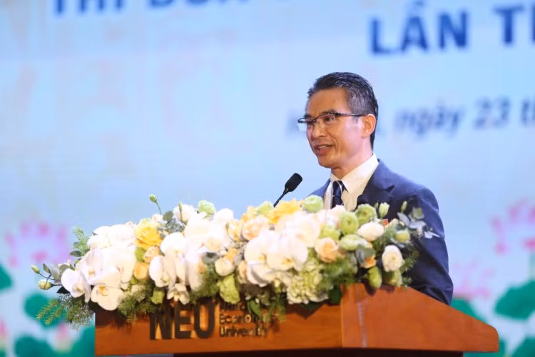 TS Nguyễn Xuân Hoàng Việt, Phó Hiệu trưởng HUTECH phát biểu tại đại hội. Ảnh: Thế Đại