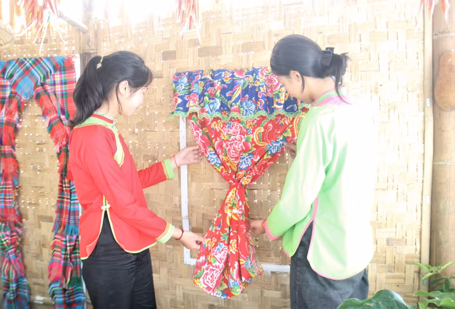 Học sinh được tìm hiểu về văn hóa truyền thống.