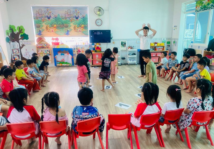 Tiết học của trẻ Trường Mầm non Hoa Đào (Quận 12, TPHCM). Ảnh: Hồ Phúc