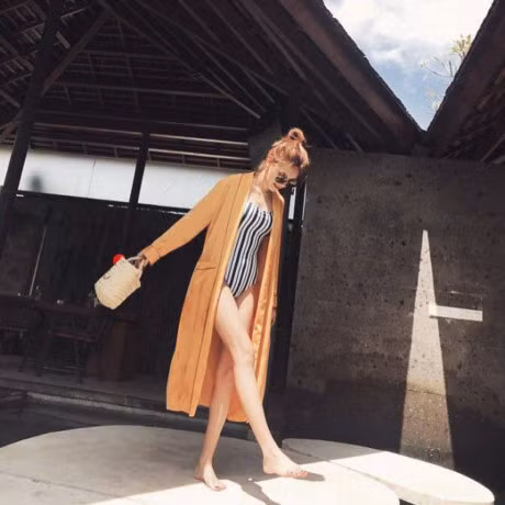 My nhan Han ua thich bikini ruc ro - Anh 11