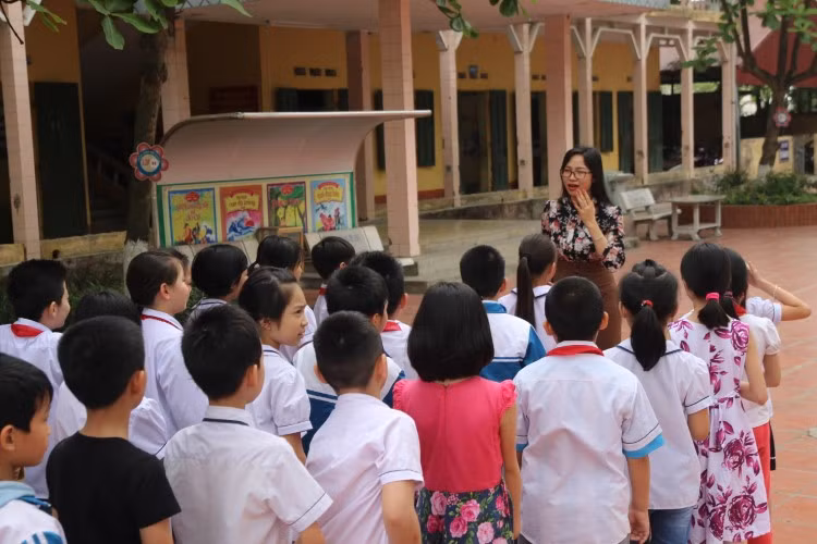 Những hoạt động trải nghiệm, tìm hiểu văn hóa dân tộc Việt Nam giúp trẻ phát triển toàn diện tích cực.