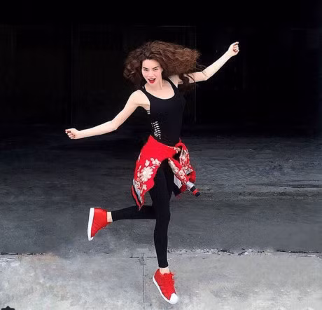 Ha Ho me tong do cho thoi trang giao mua - Anh 12