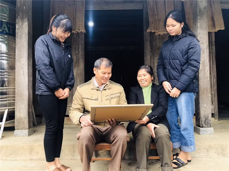 Gia đình ông Mà A Khai.