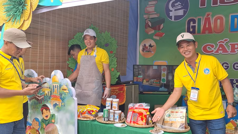 Góc trưng bày sản vật địa phương tại Ngày hội.