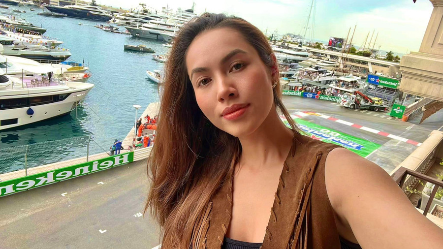 Á hậu Hoàng My hiện đang theo đuổi công việc sản xuất phim và làm giám khảo cho các cuộc thi nhan sắc. Á hậu Hoàng My hiện đang theo đuổi công việc sản xuất phim và làm giám khảo cho các cuộc thi nhan sắc.