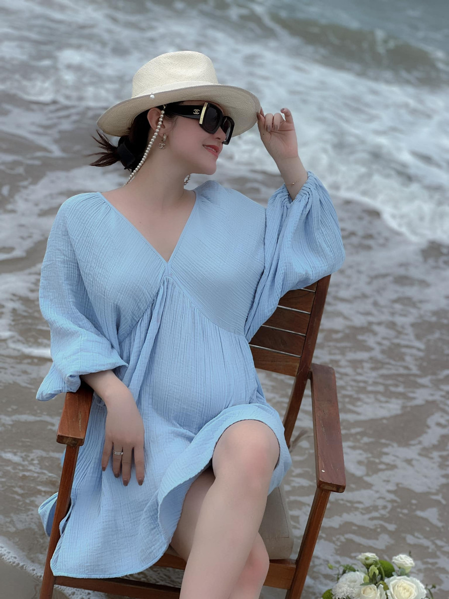 Minh Hằng đang mang thai con đầu lòng.