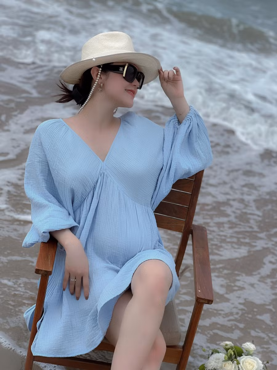 Minh Hằng đang mang thai con đầu lòng.