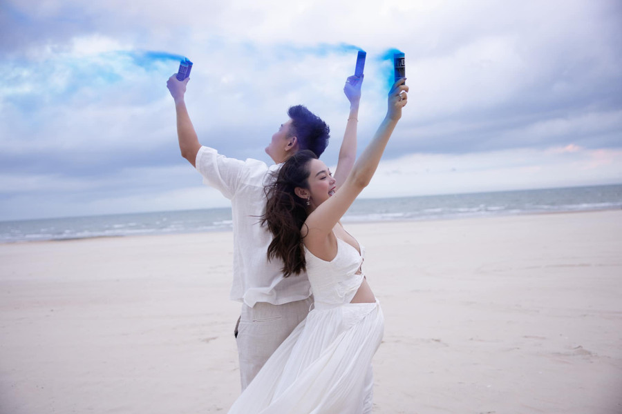 Vợ chồng nữ ca sĩ Minh Hằng đang cùng nhau chờ đón đứa con đầu lòng. Vợ chồng nữ ca sĩ Minh Hằng đang cùng nhau chờ đón đứa con đầu lòng.