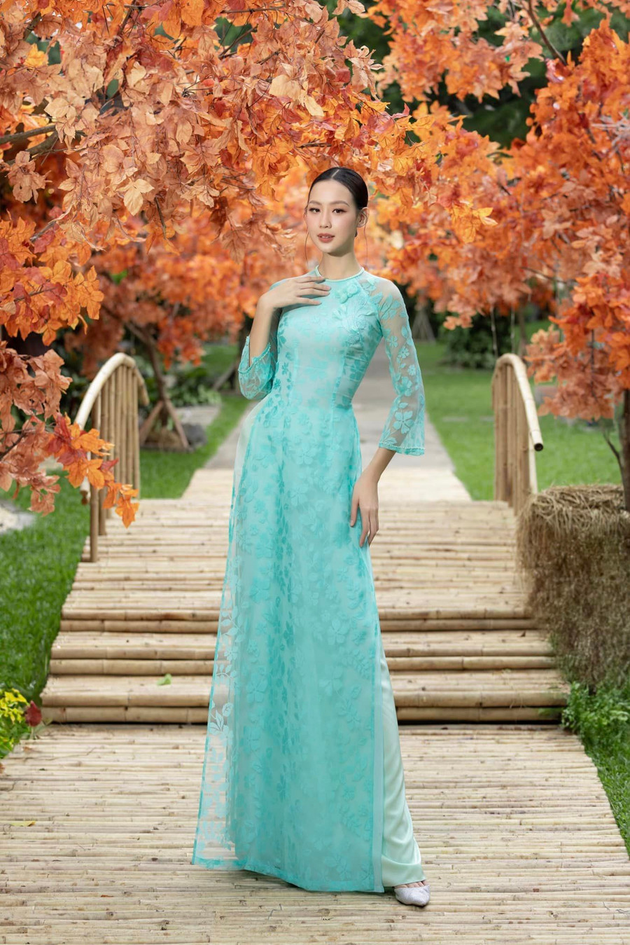 Hoa hậu Bảo Ngọc trong vai “Cô giám thị, chúc các sĩ tử sẽ thật bình tĩnh, tự tin, đạt được số điểm cao trong kỳ thi tốt nghiệp THPT sắp tới nhé!". Hoa hậu Bảo Ngọc trong vai “Cô giám thị, chúc các sĩ tử sẽ thật bình tĩnh, tự tin, đạt được số điểm cao trong kỳ thi tốt nghiệp THPT sắp tới nhé!".