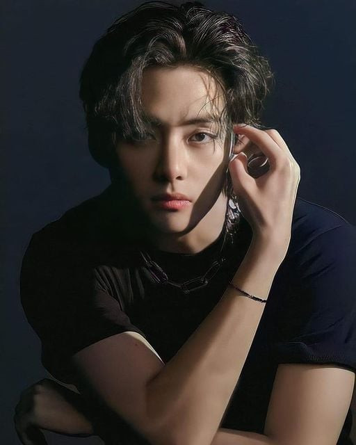 V (BTS) là thần tượng Kpop được tìm kiếm nhiều nhất trên Google nửa đầu năm 2023. V (BTS) là thần tượng Kpop được tìm kiếm nhiều nhất trên Google nửa đầu năm 2023.