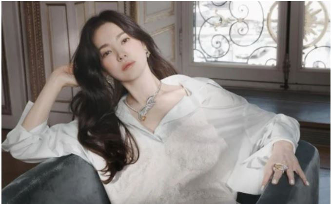 Song Hye Kyo chia sẻ về những khó khăn mà cô gặp phải trong suốt hành trình 27 năm theo đuổi sự nghiệp diễn xuất.