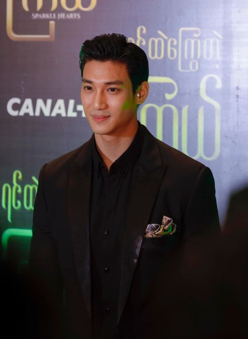 PaingTakhon sở hữu ngoại hình cực phẩm, khiến bao chị em mê đắm.