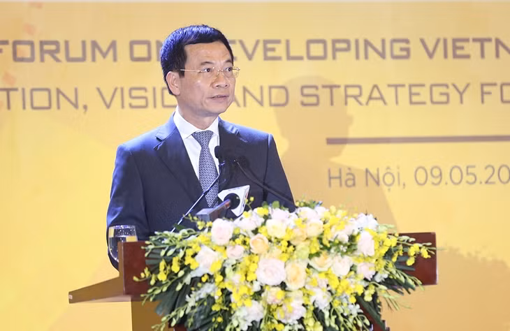 Bộ Trưởng Bộ TT&TT Nguyễn Mạnh Hùng phát biểu tại "Diễn đàn quốc gia phát triển doanh nghiệp công nghệ Việt Nam"