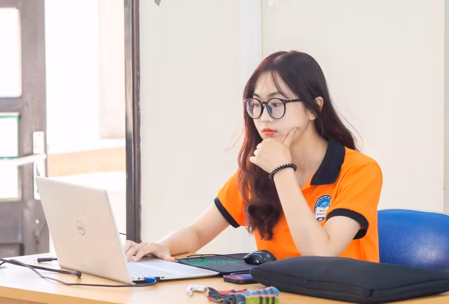 Sinh viên Trường Đại học Mỏ - Địa chất. Ảnh: Lan Anh Sinh viên Trường Đại học Mỏ - Địa chất. Ảnh: Lan Anh