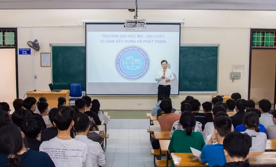 Cần nâng cao vị trí của các môn khoa học cơ bản. Ảnh: Lan Anh