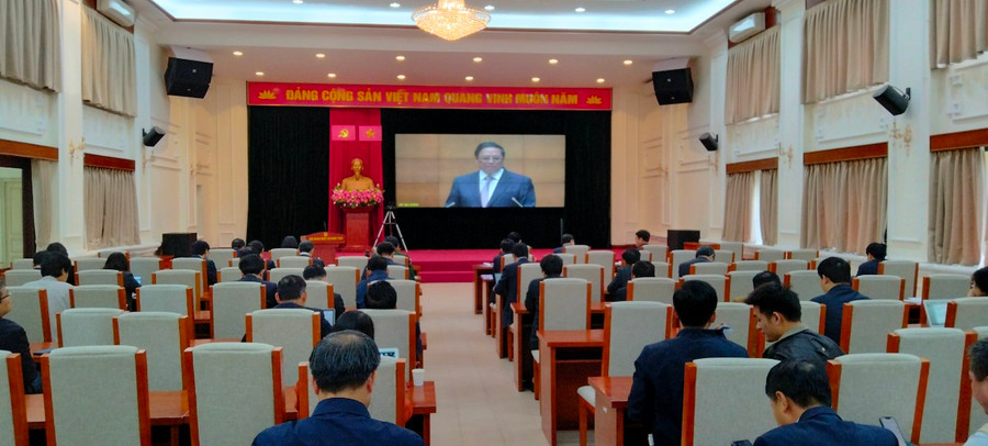 Điểm cầu Bộ GD&amp;ĐT dự Hội nghị toàn quốc nghiên cứu, học tập, quán triệt Nghị quyết Hội nghị lần thứ tám BCH Trung ương Đảng khoá XIII.