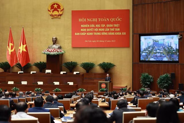 Hội nghị toàn quốc nghiên cứu, học tập, quán triệt Nghị quyết Hội nghị lần thứ tám Ban Chấp hành Trung ương Đảng khóa XIII theo hình thức trực tiếp kết hợp trực tuyến. Ảnh: VGP/Nhật Bắc