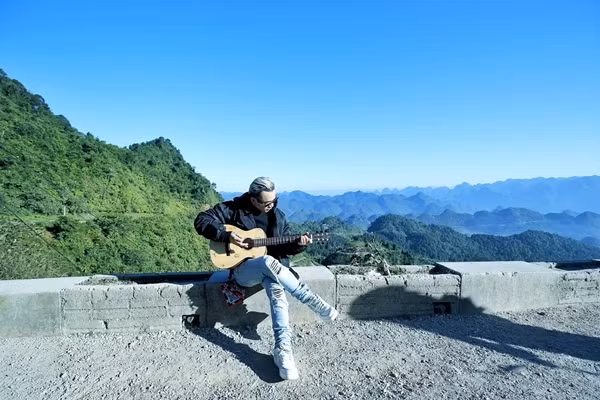 Tới thời trang ấn tượng của HLV Rap Việt "triệu view" Binz ảnh 12