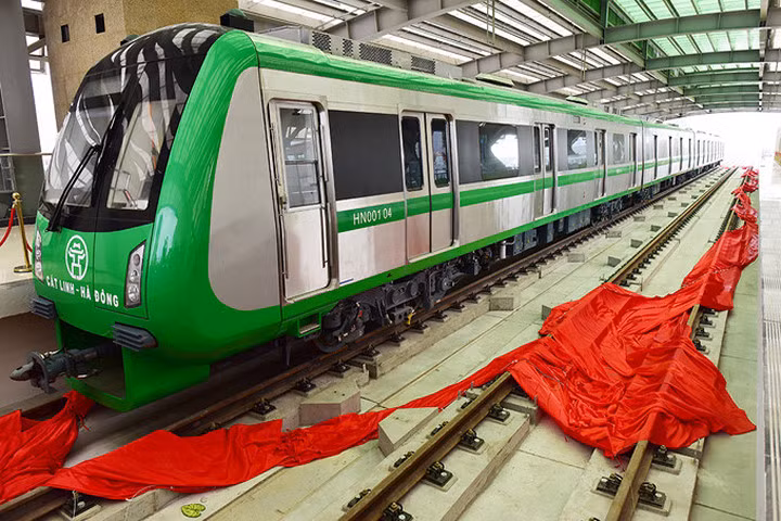 Bên trong đoàn tàu tuyến Cát Linh - Hà Đông