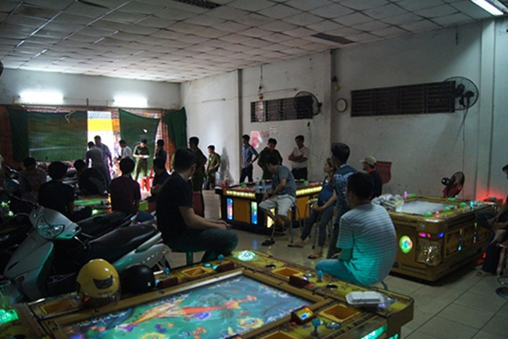 Tạm giữ 9 đối tượng trong ổ bạc "núp bóng" game bắn cá