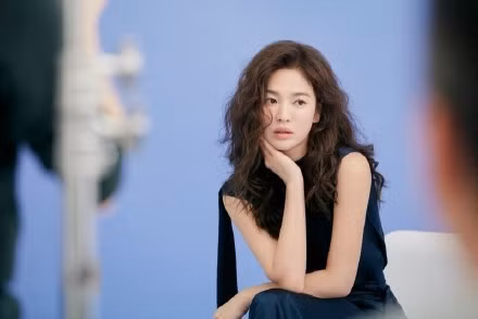Song Hye Kyo tóc xù xinh đẹp ngất ngây trong loạt ảnh ngày Valentine