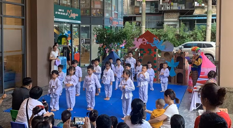 Trẻ mầm non tại chung cư Platinum Residences (phường Ngọc Khánh, quận Ba Đình).