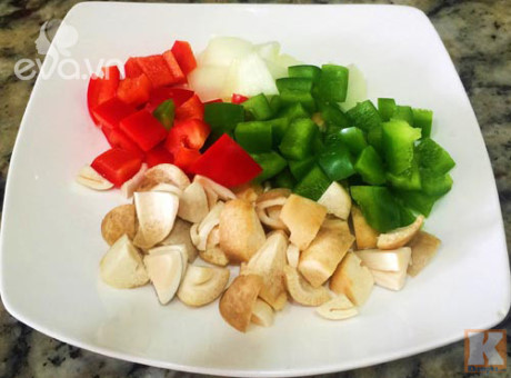 Đậu hũ non sốt hải sản lạ miệng mà ngon - Ảnh 3 Dau hu non sot hai san la mieng ma ngon - Anh 3