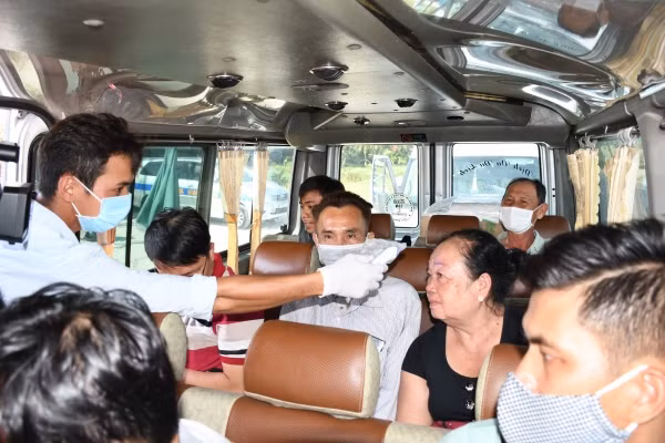 Lập chốt kiểm tra y tế tại cửa ngõ vào tỉnh